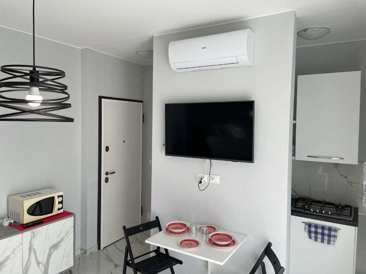 Wh - Cuore Home - Attico Monolocale Con Parcheggio Gratuito - 5 Minuti Dal Centro - Wifi Сан Ремо Екстериор снимка