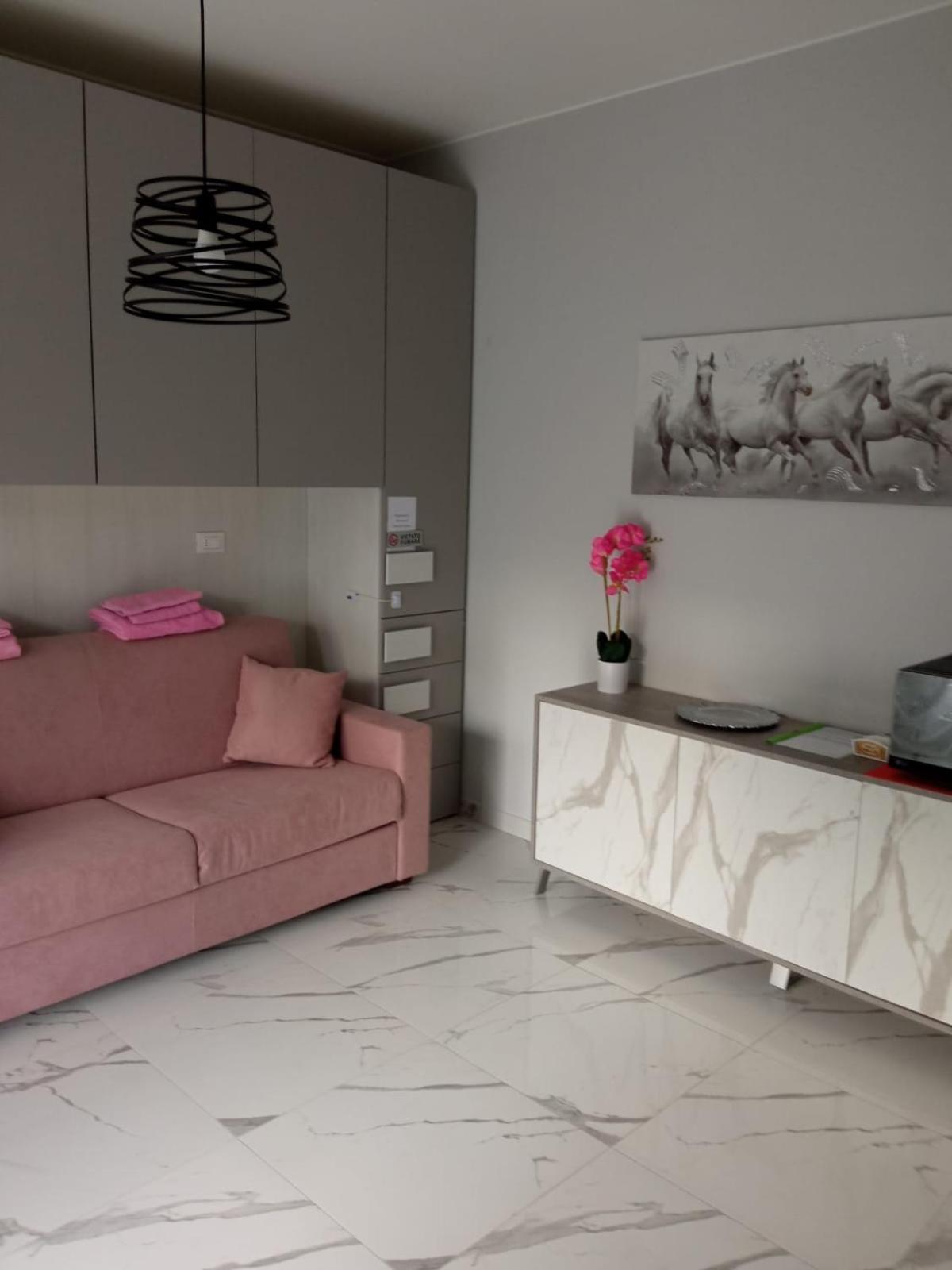 Wh - Cuore Home - Attico Monolocale Con Parcheggio Gratuito - 5 Minuti Dal Centro - Wifi Сан Ремо Екстериор снимка